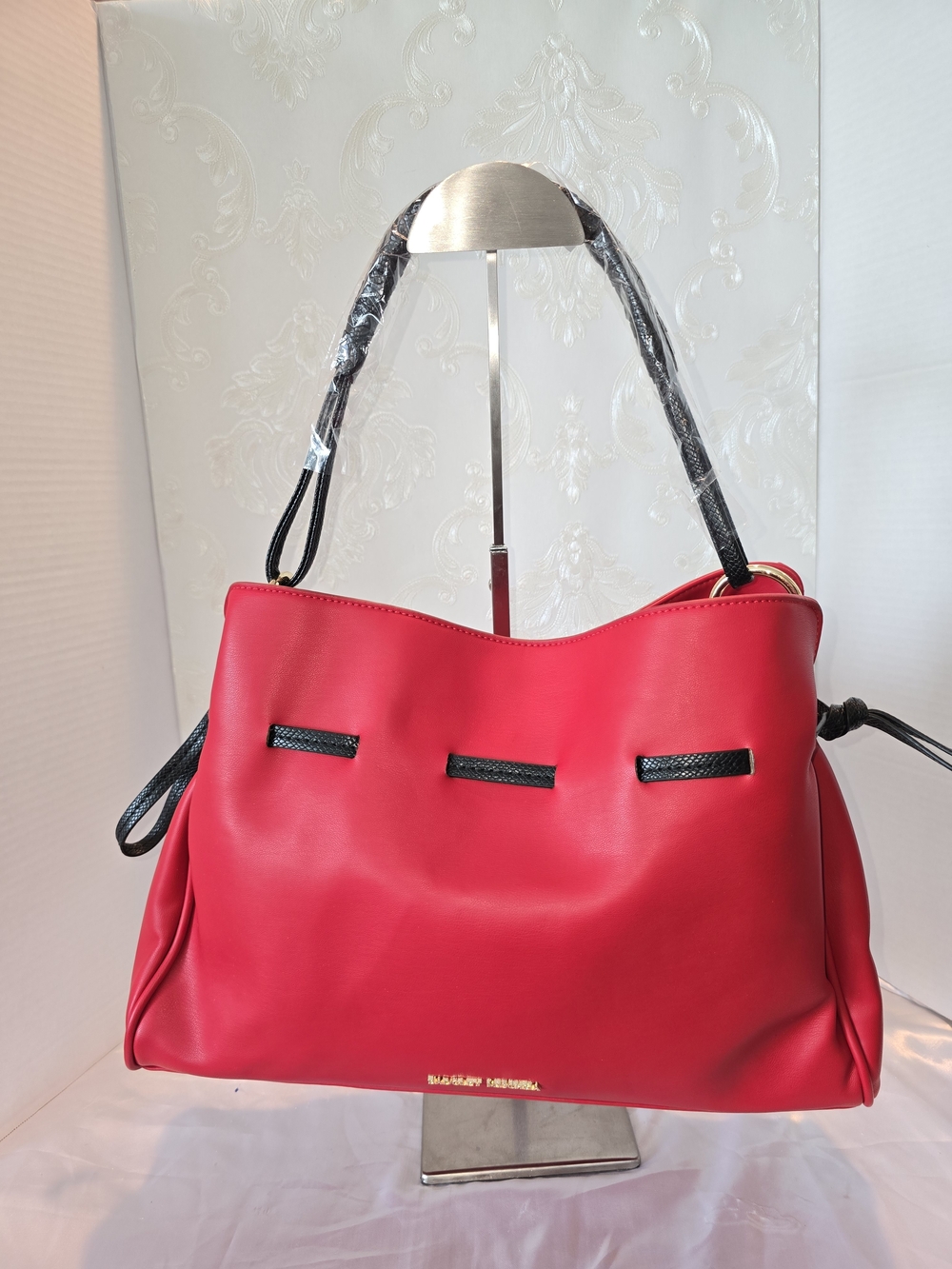 BADGLEY MISCHKA  - Sleek Everyday Shoulder Bag & CROSSBODY STRAP